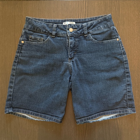 Riders by Lee Pants - Riders by Lee | Mid-Rise Dark Wash Denim Bermuda Shorts | (6)